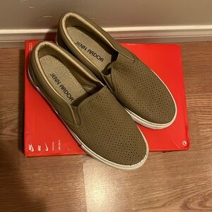 slip on sneakers